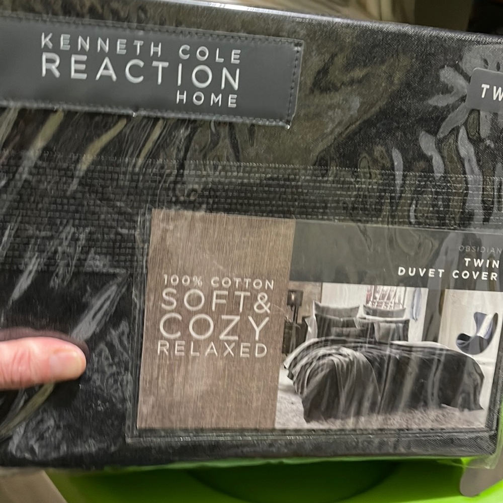 Kenneth Cole Duvet Cover in Dark Gray NIP